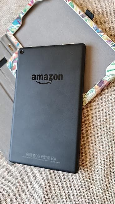 Amazon Fire tablet sa zaštitnom futrolom na preklop - Ekran oko 7–8 na lalafo.rs — 6 Amazon Fire tablet sa zaštitnom futrolom na preklop - Ekran oko 7–8 — 6