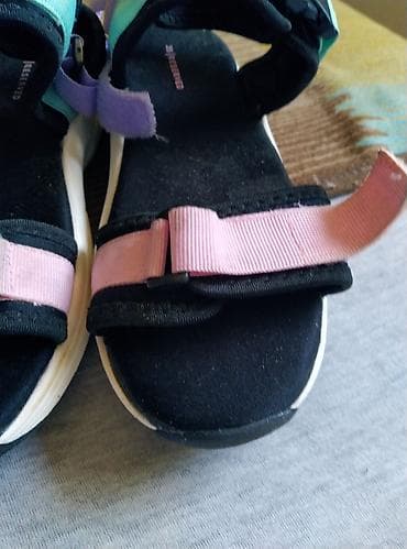 Reserved polovno sandale 35 cena 400rsd na lalafo.rs — 4 Reserved polovno sandale 35 cena 400rsd — 4