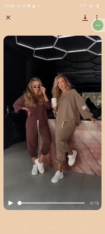 Opis: Ovaj komplet, koji se sastoji od dukserice i trenerke, nudi na lalafo.rs — 1 Opis: Ovaj komplet, koji se sastoji od dukserice i trenerke, nudi — 1