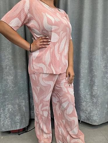 Damski komplet (bluza + pantalone) sa plisiranim efektom S, M, L, XL na lalafo.rs — 5 Damski komplet (bluza + pantalone) sa plisiranim efektom S, M, L, XL — 5