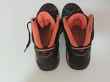 Na prodaju poluduboke kožne Air Jordan patike patike, broj 41. at lalafo.rs — 2 Na prodaju poluduboke kožne Air Jordan patike patike, broj 41. — 2