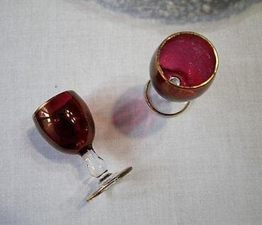 Antiques: Čašice za liker 2 ANTIKVITET. Izuzetne, predratne čašice za liker. U at lalafo.rs — 4 Antiques: Čašice za liker 2 ANTIKVITET. Izuzetne, predratne čašice za liker. U — 4