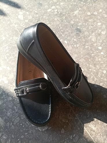 Crne ženske mokasine sa ukrasnom metalnom kopčom. Elegantan i udoban na lalafo.rs — 8 Crne ženske mokasine sa ukrasnom metalnom kopčom. Elegantan i udoban — 8