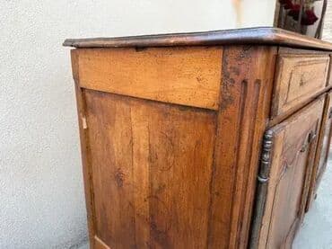 Antique Dressers: Stilska komoda iz 19. veka 🏛️✨ Autentičan komad iz 19. veka, u at lalafo.rs — 2 Antique Dressers: Stilska komoda iz 19. veka 🏛️✨ Autentičan komad iz 19. veka, u — 2