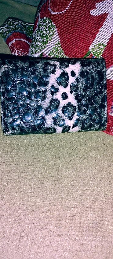 Ženski novčanik sa leopard printom - Materijal: sjajna veštačka koža at lalafo.rs — 1 Ženski novčanik sa leopard printom - Materijal: sjajna veštačka koža — 1