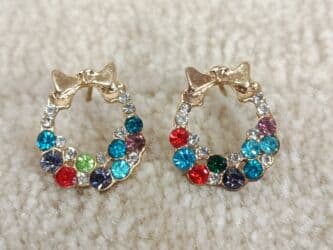 Nove minđuše sa mašnicom i cirkonima na lalafo.rs Nove minđuše sa mašnicom i cirkonima