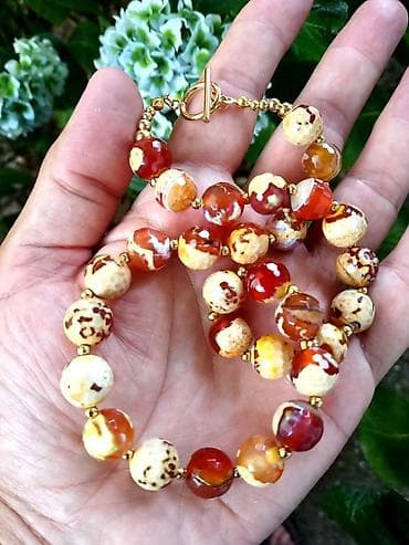 Ogrlica Fasetiran Vatreni Ahat Ogrlica od Fasetiranog Vatreniog Ahata na lalafo.rs — 6 Ogrlica Fasetiran Vatreni Ahat Ogrlica od Fasetiranog Vatreniog Ahata — 6