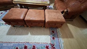 Polovan stilski namestaj, trosed, dvosed, fotelja, tri taburea i sto na lalafo.rs — 5 Polovan stilski namestaj, trosed, dvosed, fotelja, tri taburea i sto — 5