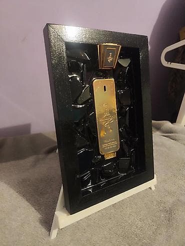 Paintings & Picture frames: Epoxy slika od razbijene flasice parfema Paco Rabanne One Million U at lalafo.rs — 4 Paintings & Picture frames: Epoxy slika od razbijene flasice parfema Paco Rabanne One Million U — 4