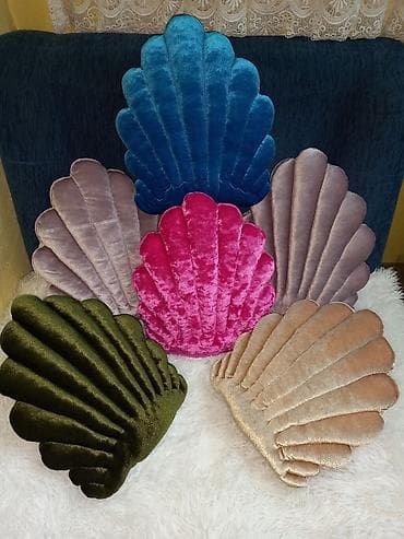 Dekorativni jastuci u obliku školjke - Materijal: meki baršun sa at lalafo.rs Dekorativni jastuci u obliku školjke - Materijal: meki baršun sa