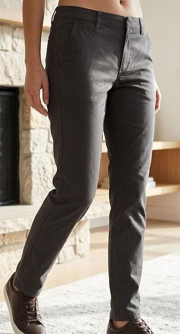 Muške chino pantalone – tamno sive - Klasican ravan kroj sa suženim na lalafo.rs Muške chino pantalone – tamno sive - Klasican ravan kroj sa suženim