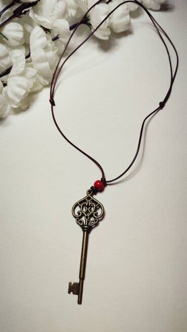 Ogrlica sa priveskom, Handmade na lalafo.rs Ogrlica sa priveskom, Handmade