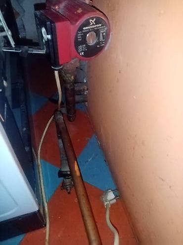 Ostalo od grejanja, pumpa, boca, cevi, 6 radijatora, kolena na lalafo.rs — 4 Ostalo od grejanja, pumpa, boca, cevi, 6 radijatora, kolena — 4