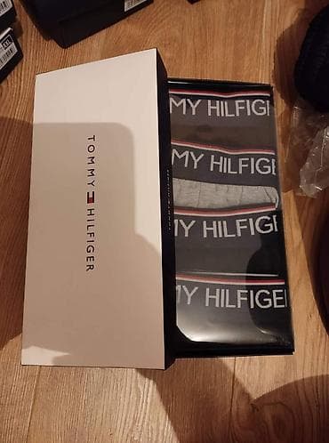 Veličine M L Xl 2XL
Set 5/1
Cena 2750 din na lalafo.rs — 4 Veličine M L Xl 2XL
Set 5/1
Cena 2750 din — 4