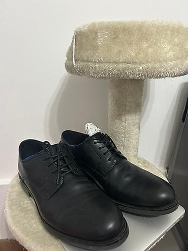 Muške klasične cipele – crna koža, vezivanje na pertle. Nošene samo na lalafo.rs — 2 Muške klasične cipele – crna koža, vezivanje na pertle. Nošene samo — 2