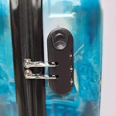 dve suknje po: Dečiji kofer na točkiće – motiv ledene princeze - Tvrda školjka sa at lalafo.rs — 8 dve suknje po: Dečiji kofer na točkiće – motiv ledene princeze - Tvrda školjka sa — 8