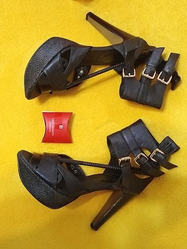 Laura Biagiotti ORIGINAL kožne italijanske salonke NOVE u kutiji! na lalafo.rs — 2 Laura Biagiotti ORIGINAL kožne italijanske salonke NOVE u kutiji! — 2