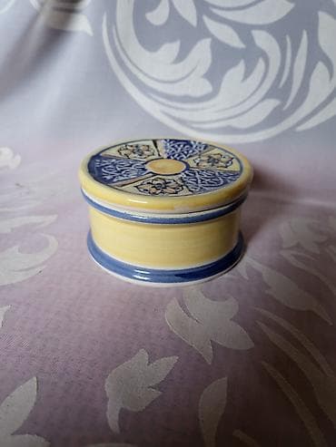 Satula nova diponto a mano italijanska rucni rad. 70te. Satula na lalafo.rs — 2 Satula nova diponto a mano italijanska rucni rad. 70te. Satula — 2