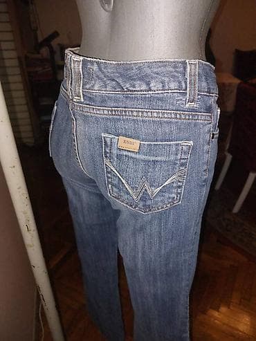 Tamno plave farmerke, blago zvonaste. W28, L34 97% pamuk, 3% likra na lalafo.rs — 2 Tamno plave farmerke, blago zvonaste. W28, L34 97% pamuk, 3% likra — 2