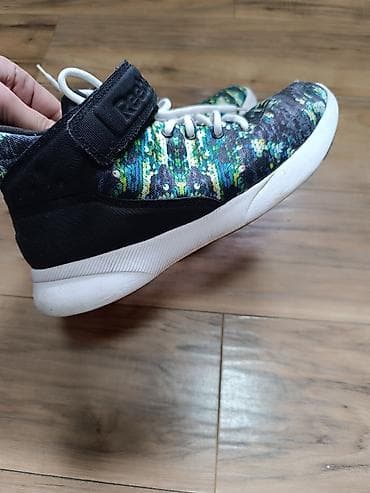 Reebok patike sa šarenim printom i kaišem na čičak - Model: visoke na lalafo.rs — 1 Reebok patike sa šarenim printom i kaišem na čičak - Model: visoke — 1