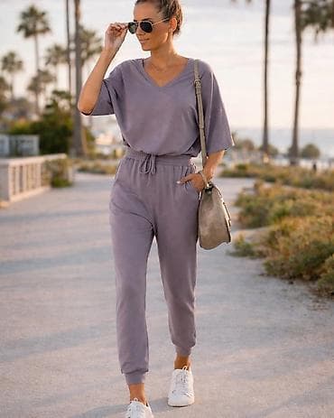 Ženski komplet – duks majica + donji deo trenerke - Model: dvodelni na lalafo.rs Ženski komplet – duks majica + donji deo trenerke - Model: dvodelni