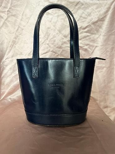 Ženska torba Vera Pelle – “bucket”/kofica model od prave kože. Kao at lalafo.rs — 1 Ženska torba Vera Pelle – “bucket”/kofica model od prave kože. Kao — 1