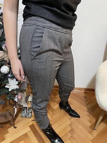 Ženske elegantne pantalone sive boje sa diskretnim prugama. PS…fashion na lalafo.rs — 4 Ženske elegantne pantalone sive boje sa diskretnim prugama. PS…fashion — 4