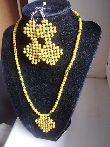 Ručni rad, ogrlica i mindjuše od sitnih perlica, trenutno jedan na lalafo.rs — 1 Ručni rad, ogrlica i mindjuše od sitnih perlica, trenutno jedan — 1