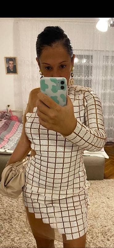 kom sa etiketom: Neverovatna potpuno nova sexy haljina sa etiketom. Narucena preko neta at lalafo.rs — 2 kom sa etiketom: Neverovatna potpuno nova sexy haljina sa etiketom. Narucena preko neta — 2