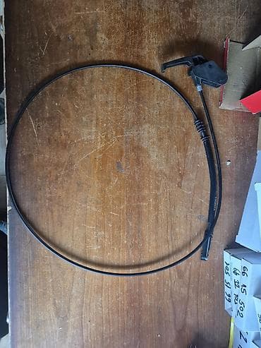 Sajla otvaranja haube sa ručicom Dacia Sandero Dacia Duster Dqcia na lalafo.rs Sajla otvaranja haube sa ručicom Dacia Sandero Dacia Duster Dqcia