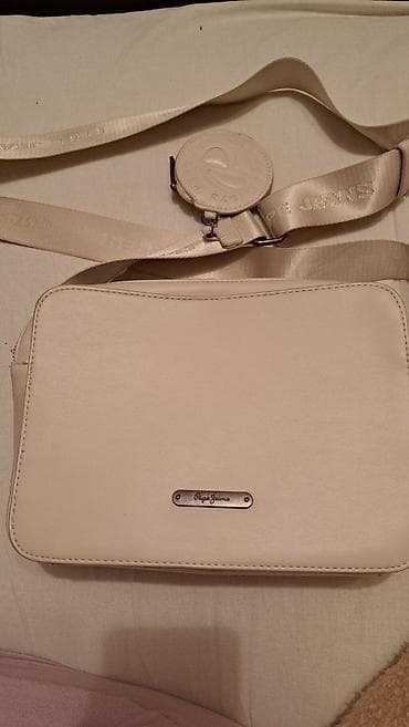 Pepe Jeans bez boje torba koriscena,ima malo ostecenje slikala na lalafo.rs Pepe Jeans bez boje torba koriscena,ima malo ostecenje slikala