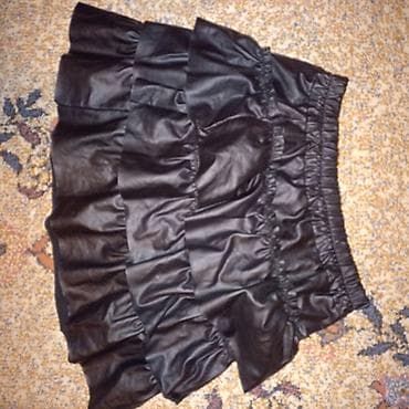 eko koza sa: Crna mini suknja od eko kože sa volanima - Materijal: eko koža sa at lalafo.rs — 2 eko koza sa: Crna mini suknja od eko kože sa volanima - Materijal: eko koža sa — 2