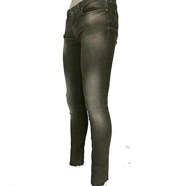 Farmerke guess, vel. M/40, skinny low marka: guess veličina: m/40 na lalafo.rs — 2 Farmerke guess, vel. M/40, skinny low marka: guess veličina: m/40 — 2
