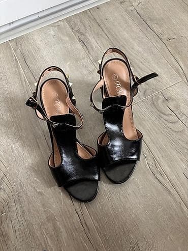 Crne ženske sandale sa blok potpeticom i otvorenim prstima. Lak kožni na lalafo.rs — 1 Crne ženske sandale sa blok potpeticom i otvorenim prstima. Lak kožni — 1