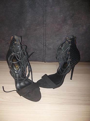Prelepe crne sandale sa pertlama, broj 38 na lalafo.rs Prelepe crne sandale sa pertlama, broj 38