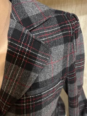 Women's Clothing: Potpuno nov kratki blejzer Armani Jeans. Blago strukiran. Samo skinuta at lalafo.rs — 3 Women's Clothing: Potpuno nov kratki blejzer Armani Jeans. Blago strukiran. Samo skinuta — 3