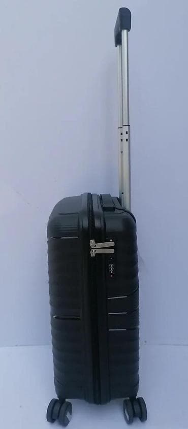 Travel suitcases and bags: Tvrdi kofer na točkiće – kabinski format - Materijal: čvrsta ABS/PC at lalafo.rs — 7 Travel suitcases and bags: Tvrdi kofer na točkiće – kabinski format - Materijal: čvrsta ABS/PC — 7