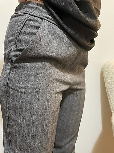 Ženske elegantne pantalone sive boje sa diskretnim prugama. PS…fashion na lalafo.rs — 8 Ženske elegantne pantalone sive boje sa diskretnim prugama. PS…fashion — 8