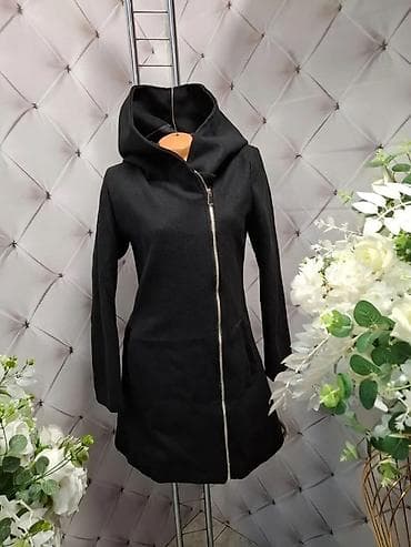 pantalone butiku ali: Ženska kaput-haljina sa kapuljačom - Model: urbana, strukirana na lalafo.rs — 4 pantalone butiku ali: Ženska kaput-haljina sa kapuljačom - Model: urbana, strukirana — 4