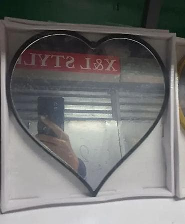 Ukrasno ogledalo u obliku srca – 25x25 cm Dodajte romantiku i na lalafo.rs — 3 Ukrasno ogledalo u obliku srca – 25x25 cm Dodajte romantiku i — 3