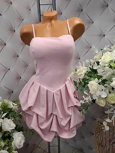 Koktel haljina sa tankim bretelicama i drapiranim balon-širokim donjim na lalafo.rs Koktel haljina sa tankim bretelicama i drapiranim balon-širokim donjim