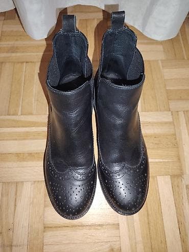 Ženske kožne čizme – Chelsea/brogue stil - Boja: crna - Materijal na lalafo.rs — 1 Ženske kožne čizme – Chelsea/brogue stil - Boja: crna - Materijal — 1