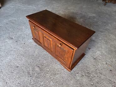 Dressers: Drvena komoda/ormarić za dnevnu sobu ili hodnik - Materijal: puno at lalafo.rs — 6 Dressers: Drvena komoda/ormarić za dnevnu sobu ili hodnik - Materijal: puno — 6