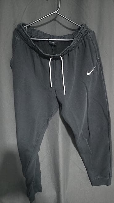 Nike trenerka, gornji deo XL, donji deo L. Komplet 2500 din na lalafo.rs — 3 Nike trenerka, gornji deo XL, donji deo L. Komplet 2500 din — 3