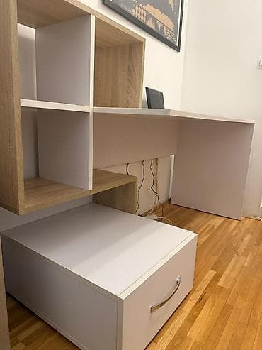 Furniture: Radni sto u dobrom stanju sa minimalnim oštećenjem na levoj strani at lalafo.rs — 4 Furniture: Radni sto u dobrom stanju sa minimalnim oštećenjem na levoj strani — 4
