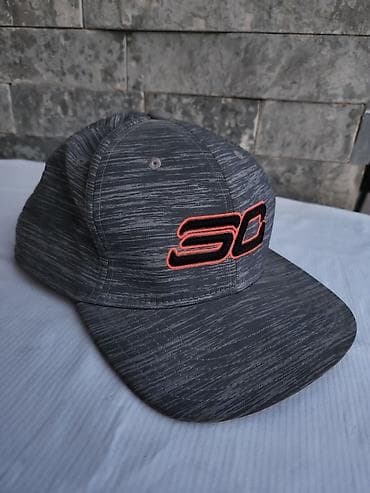 Kacket UNDER
ARMOUR kao nov,dva puta koriscen na lalafo.rs Kacket UNDER
ARMOUR kao nov,dva puta koriscen