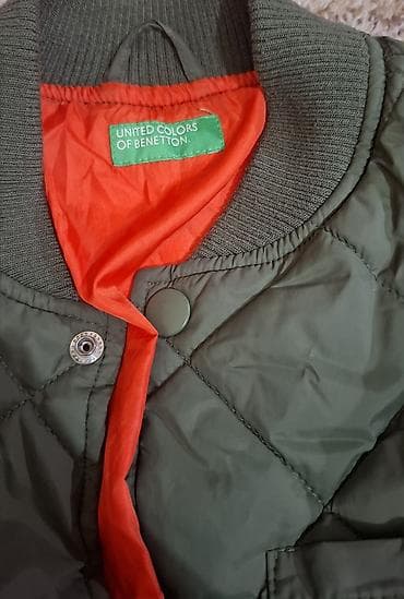 - United Colors of Benetton lagana prošivena jakna - Model: bomber na lalafo.rs — 2 - United Colors of Benetton lagana prošivena jakna - Model: bomber — 2