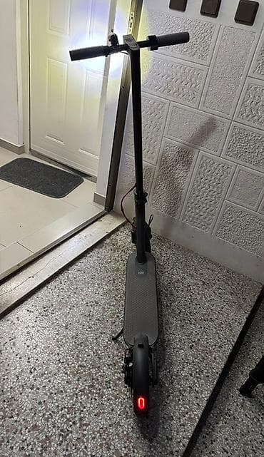 dve suknje po: Xiami električni trotinet, M365, vožen svega 10-ak puta, kao nov at lalafo.rs — 4 dve suknje po: Xiami električni trotinet, M365, vožen svega 10-ak puta, kao nov — 4