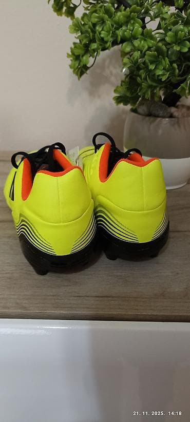 Sports & Leisure: Kopačke za fudbal – adidas Copa, žuto-neon varijanta sa crnim at lalafo.rs — 5 Sports & Leisure: Kopačke za fudbal – adidas Copa, žuto-neon varijanta sa crnim — 5