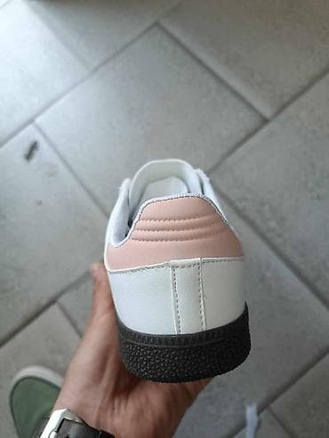 Adidas Samba patike
Novo
Brojevi 36 do 46
fb Moja Kupovina 1 na lalafo.rs — 2 Adidas Samba patike
Novo
Brojevi 36 do 46
fb Moja Kupovina 1 — 2